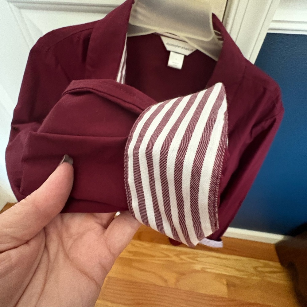 Button up blouse. - Picture 5 of 7
